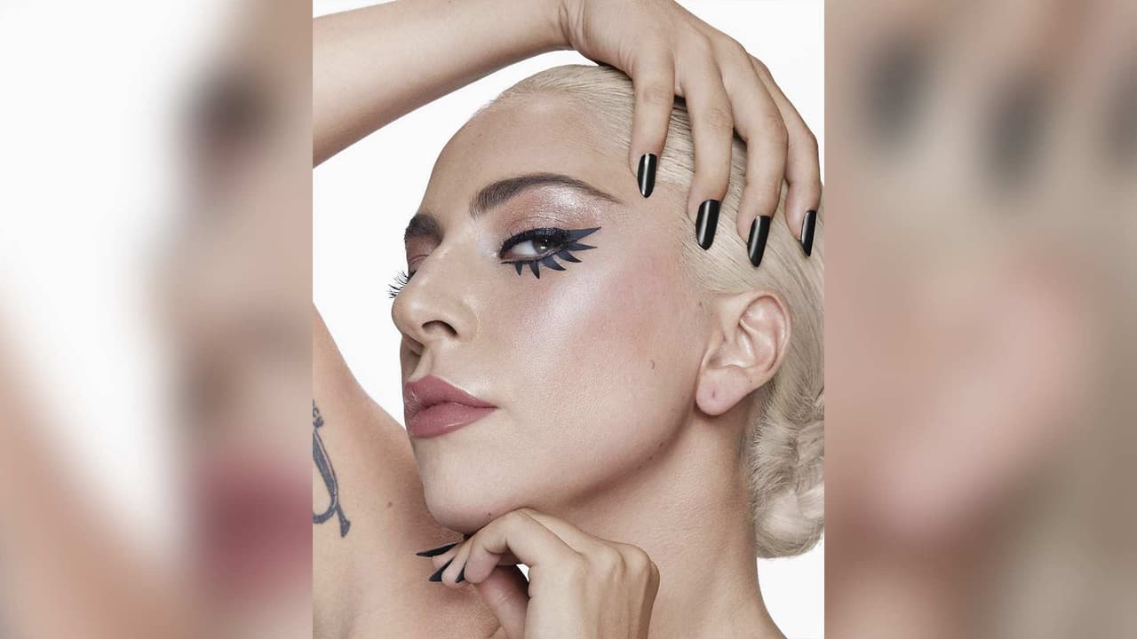 La fuerte caída que sufrió Lady Gaga durante un concierto