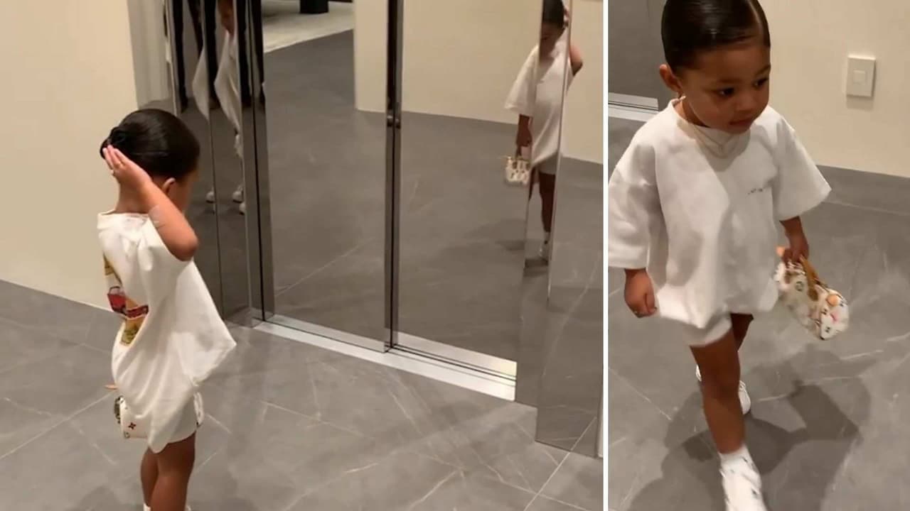 ‘¡Muy guapa!’: Stormi Webster enternece al verse al espejo e imitar a su mamá Kylie Jenner