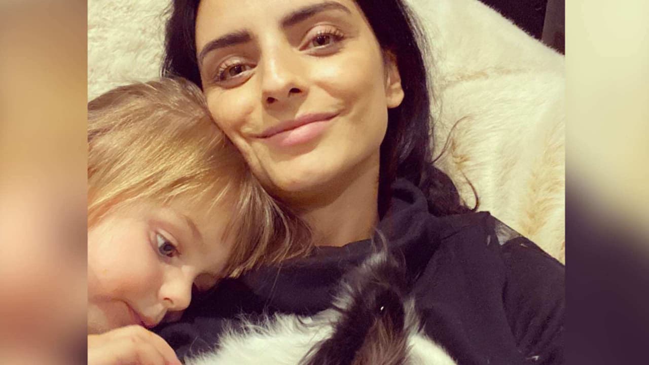 Aislinn Derbez y el pequeño incidente que tuvo Kailani en un centro comercial: ‘Ya está dejando el pañal’