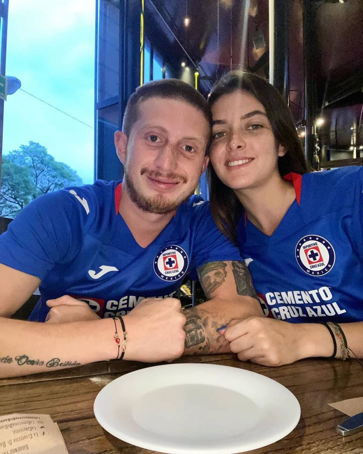 Octavio Ocaña y su novia Nerea Godínez