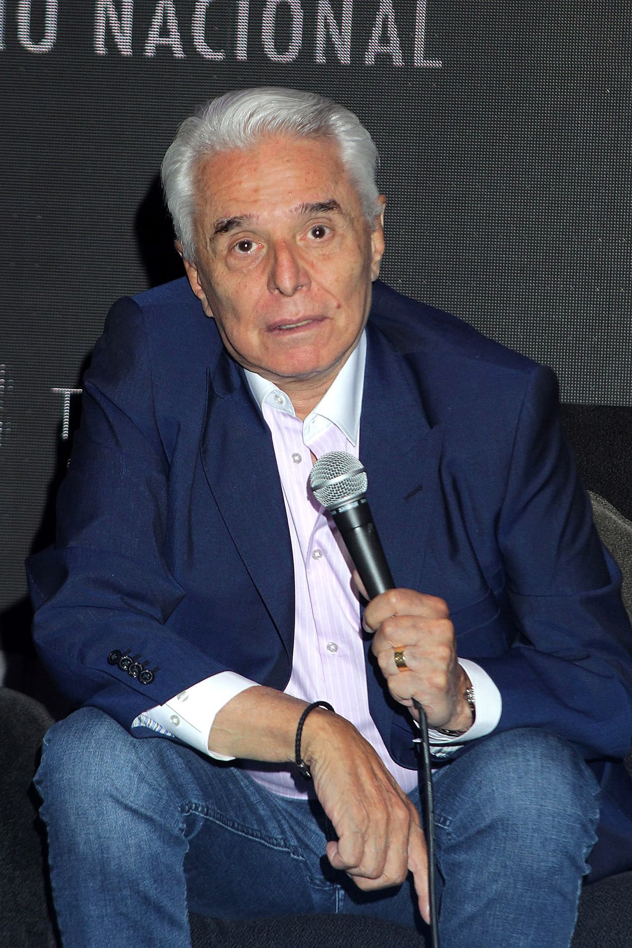 Enrique Guzmán confiesa que tras acusaciones de Frida Sofía