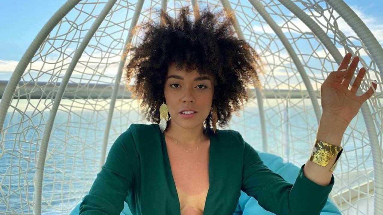 La esposa de Ferdinando Valencia se hace ‘cambio de look’ y aparece con el cabello lacio