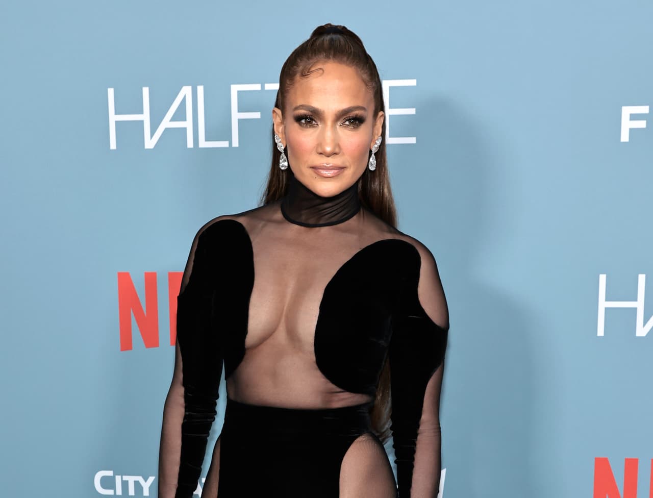 El atrevido vestido de JLo del que todo internet está hablando