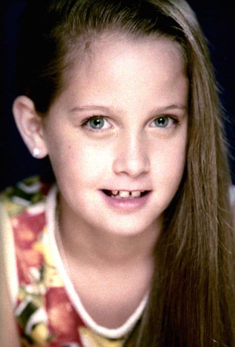 Natasha Dupeyron nació el 3 de junio de 1991 y empezó desde muy pequeña como actriz, demostrando el gran talento que tiene, por lo que la llamaron para muchos proyectos. Un dato curioso es que antes de cumplir un año de edad ya era parte del elenco de “Dr. Cándido Pérez”.