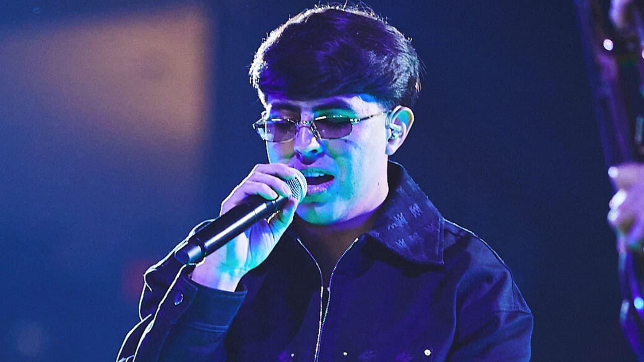 Oscar Maydon se para por primera vez sobre el escenario de Premio Lo Nuestro con el hit 'Tu Boda'