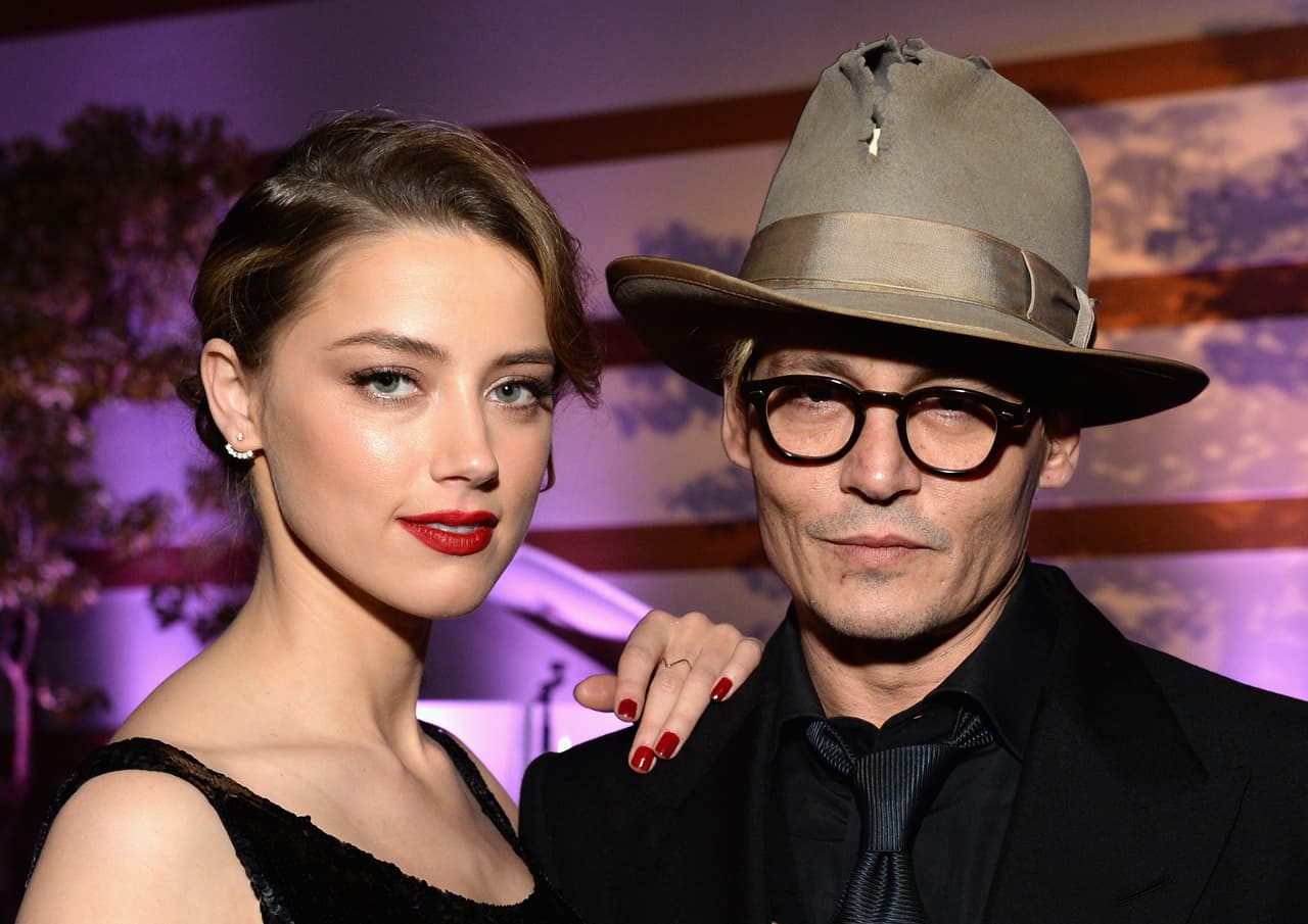 Desde 2016, Amber denunció que Depp tenía problemas de adicción con el alcohol y otras drogas. Además dijo que a su lado había sufrido terribles episodios de violencia física y psicológica.