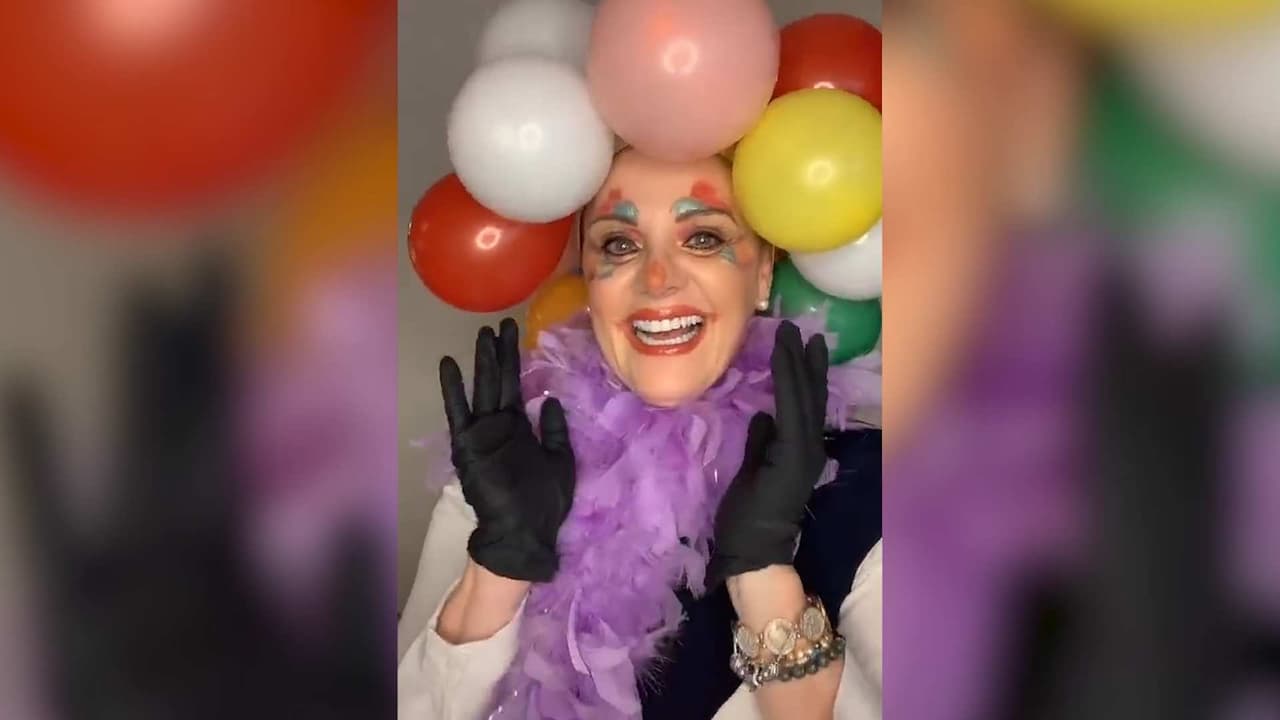 Erika Buenfil provoca miedo a sus fans con Tik Tok disfrazada de payasita