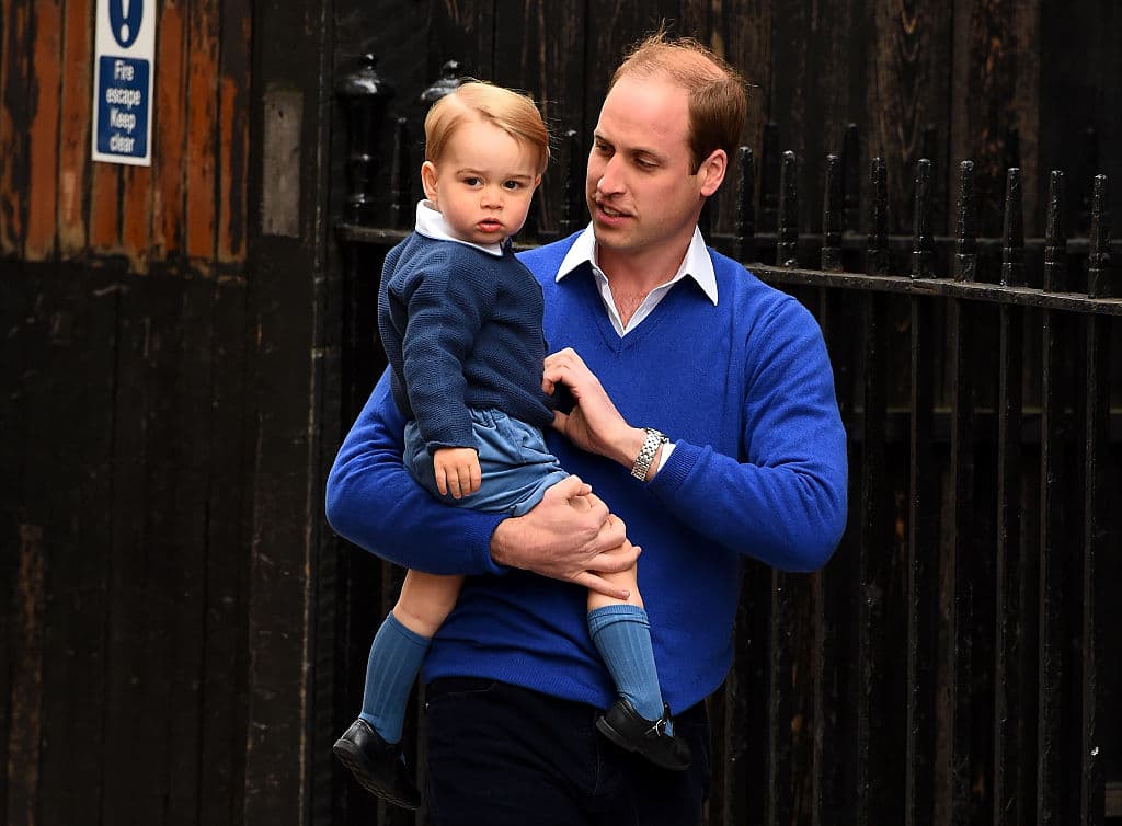 LONDON, ENGLAND - MAY 02: Prince William, Duke of Cambridge arrives with his son Prince George to the Lindo Wing of St Mary's Hospital on May 2, 2015 in London, England. (Photo by Ian Gavan/Getty Images)