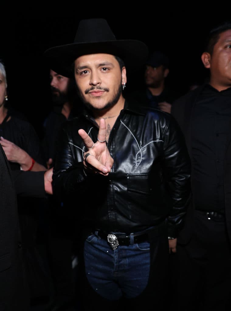Hoy, a menos de una década de carrera, el intérprete de la música ranchera ha pasado por una completa transformación, no solo física sino también emocional, ahora luciendo completamente diferente a cómo lo conoció su público e incluso con una nueva personalidad.