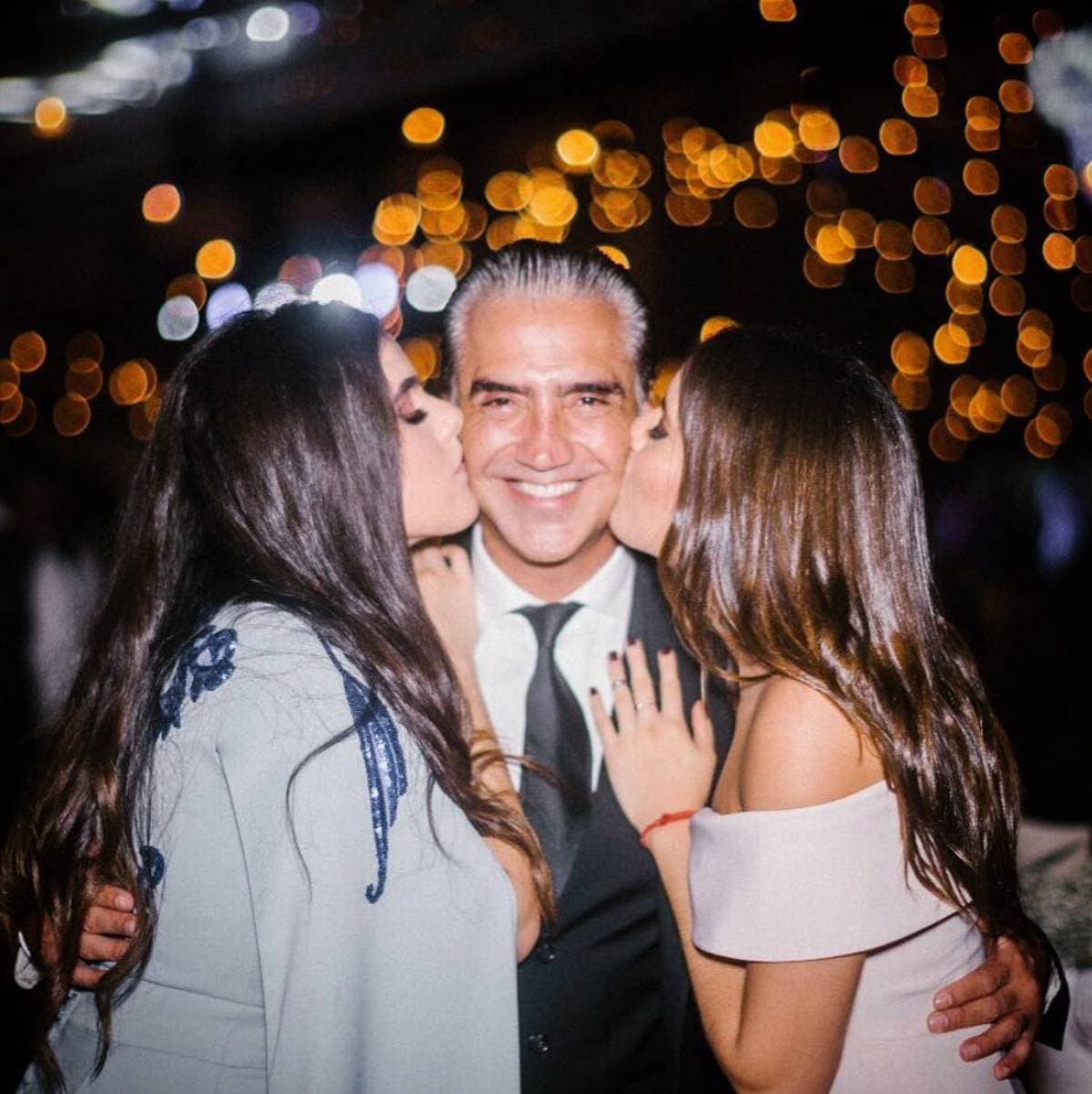Alejandro Fernández celebra el cumpleaños 24 de sus gemelas
<br>