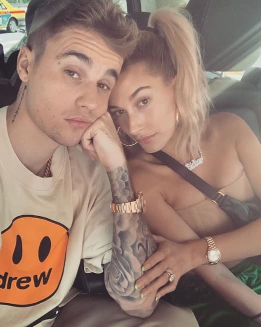 Selena y Justin, entre que cortaban y regresaban, decidieron ponerle fin a su relación en el 2017. Hailey comenzó a asistir a eventos con Shawn Mendes, pero prefirió darse una oportunidad con Bieber y en julio del 2018 se comprometieron.