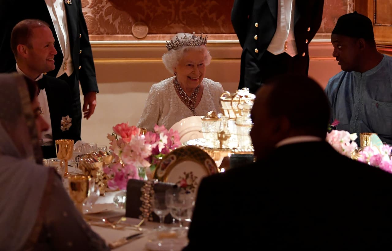 LONDON, ENGLAND - APRIL 19: Queen Elizabeth II at The Queen's Dinner during the Commonwealth Heads of Government Meeting (CHOGM) at Buckingham Palace on April 19, 2018 in London, England. (Photo by Toby Melville - WPA Pool/Getty Images)