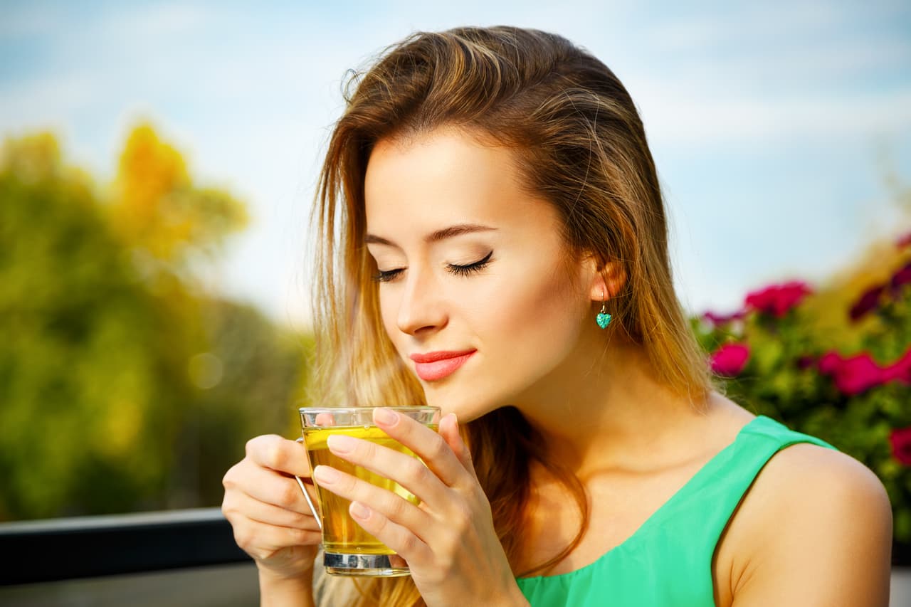 2. Té verde. Es una excelente opción para desintoxicar el cuerpo. Además, acelera el metabolismo.