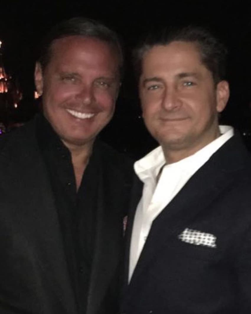 Luis Miguel junto a su hermano, Alejandro Basteri