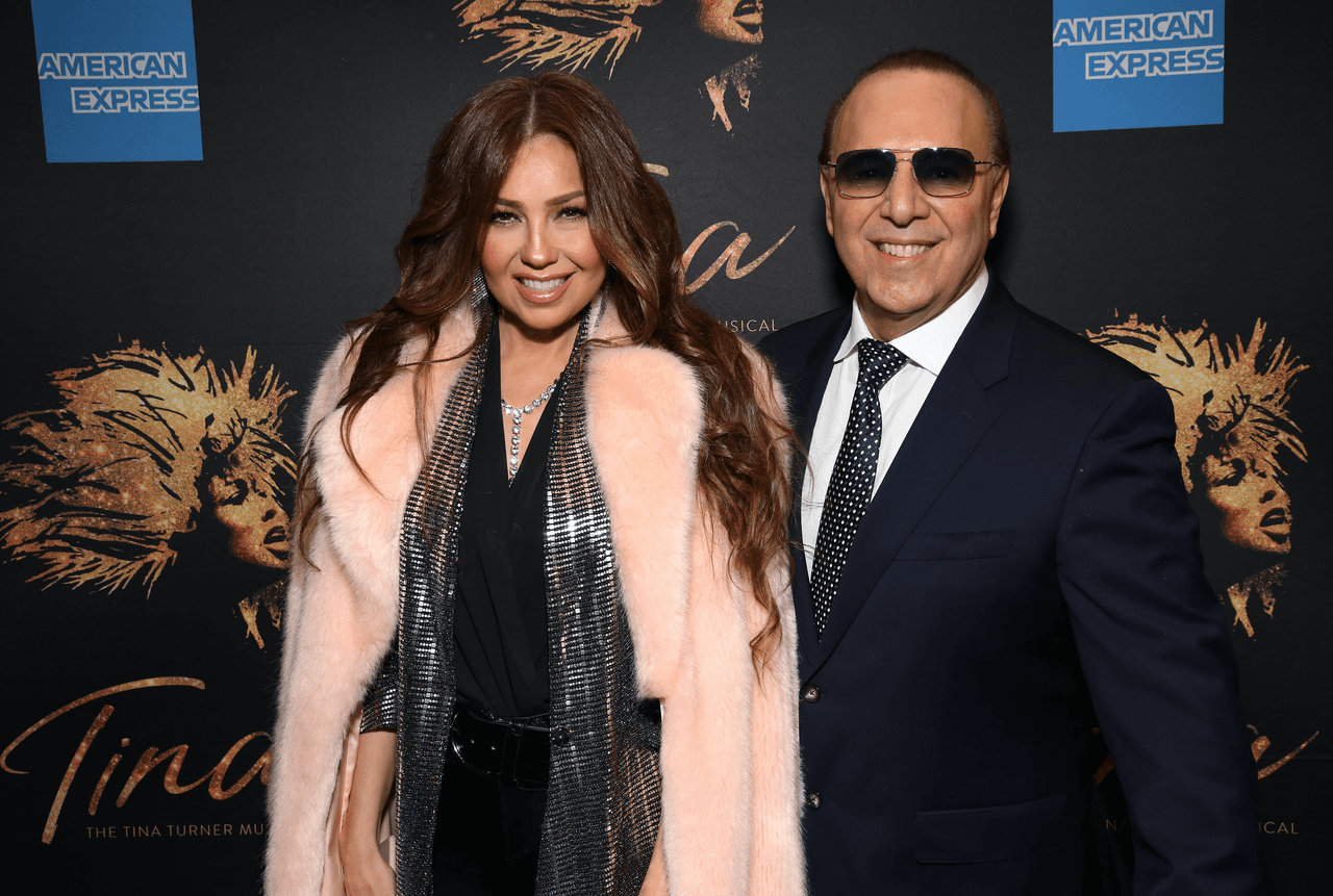 Pese a la diferencia de edades, Thalía y Tommy Mottola están más unidos que nunca, y han demostrado que su amor ha logrado superar todo.
<br>
<br>La pareja se casó en diciembre del 2000 y hoy se mantienen juntos y disfrutando de sus dos retoños: Sabrina y Mattew Alejandro.