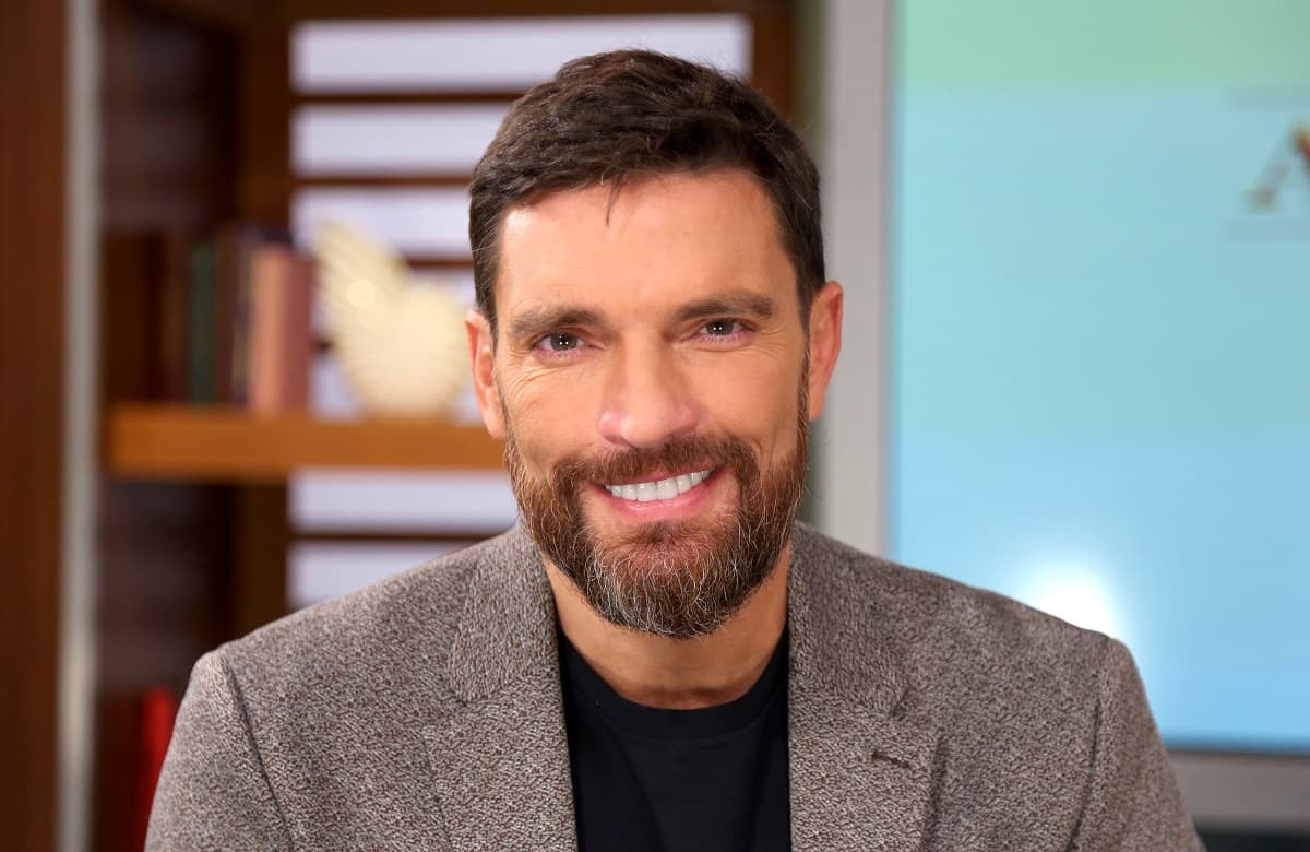 Julián habla sobre sus deseos de tener más hijos.