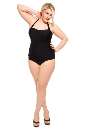 También parecen haber regresado los trajes de los años 50. Muy al estilo de Marylin Monroe.