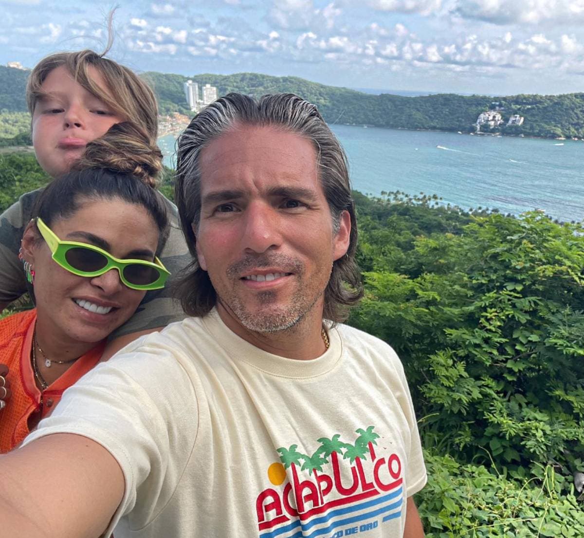 Galilea Montijo siente celos de la relación de su esposo con su hijo