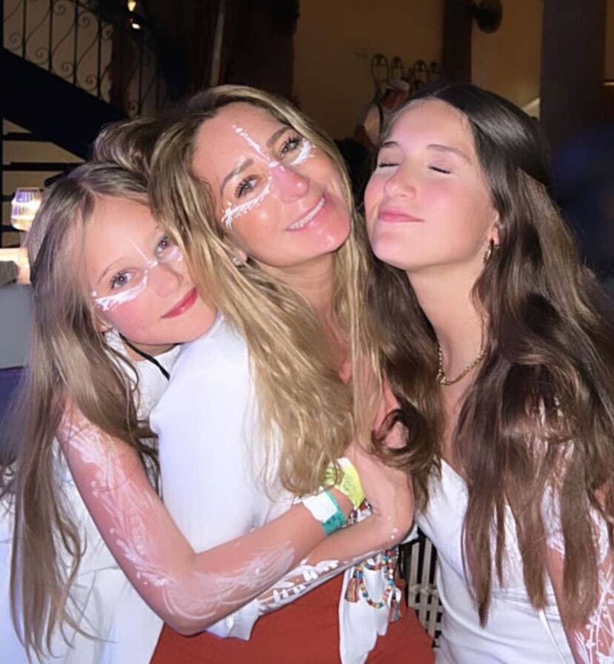Geraldine Bazán disfruta de un retiro espiritual al lado de sus dos hijas