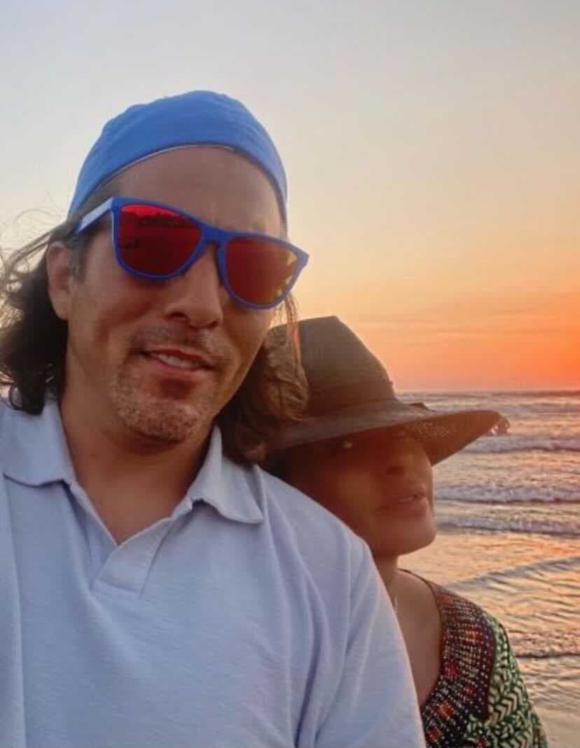 Más tarde, el político también abrió su corazón para expresar el amor que siente por Galilea: “Contigo el amor se celebra todos los días, hoy es solamente un buen pretexto para decirte una vez más que te amo @galileamontijo #sanvalentin/// Así es, solo un pretexto. Te amo”. 
<br>