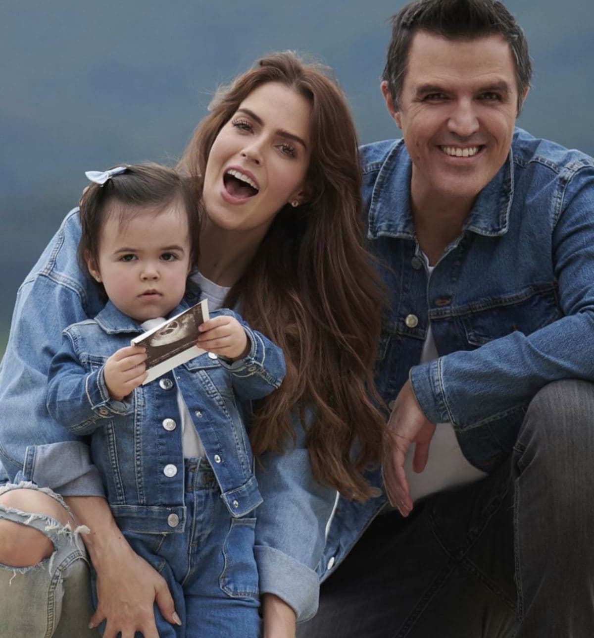 Claudia Álvarez revela que los dos bebés que espera podrían nacer antes