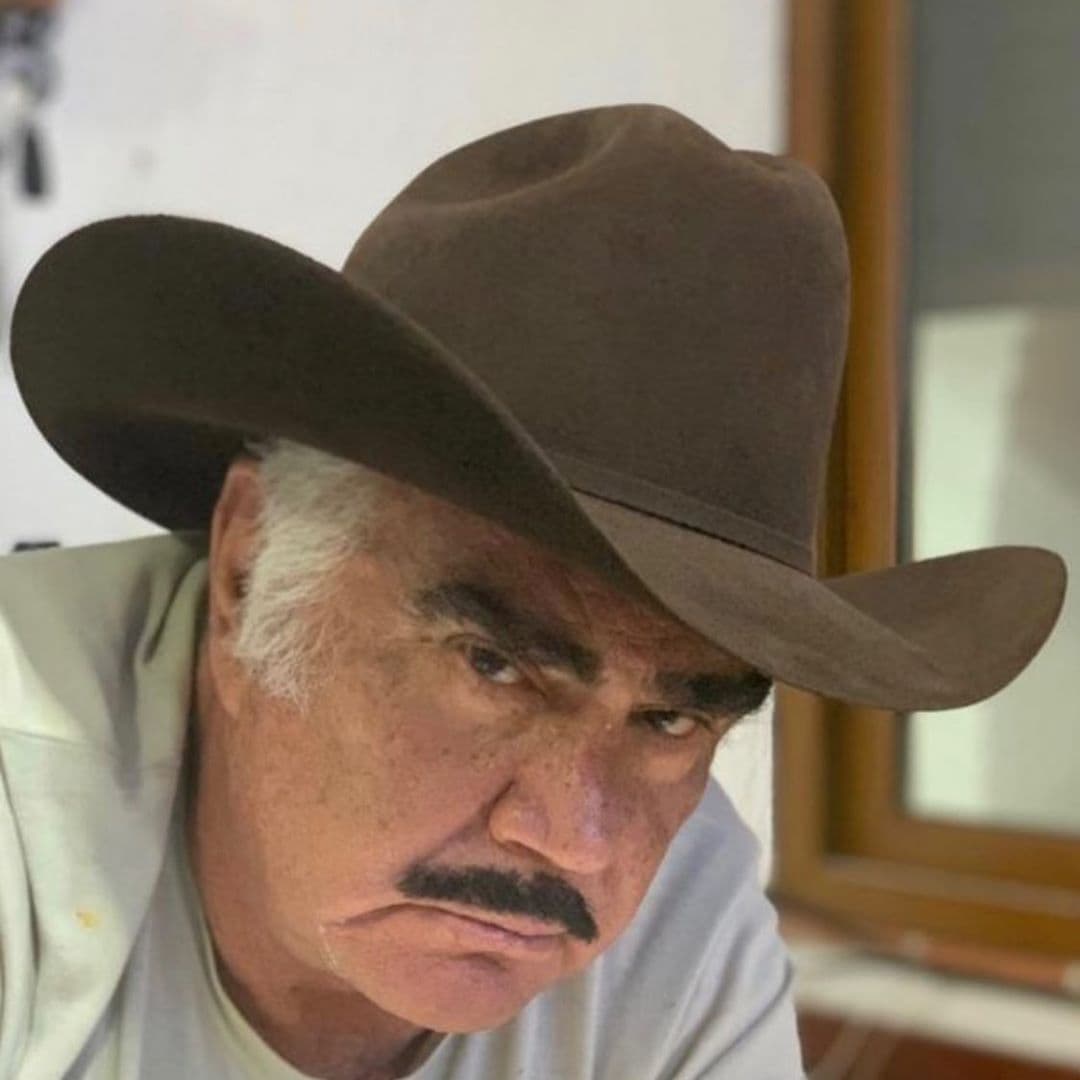 El llamado "Charro de Huentitán" se ánimo a cantar algunos temas, entre ellos, "Tu Retirada".