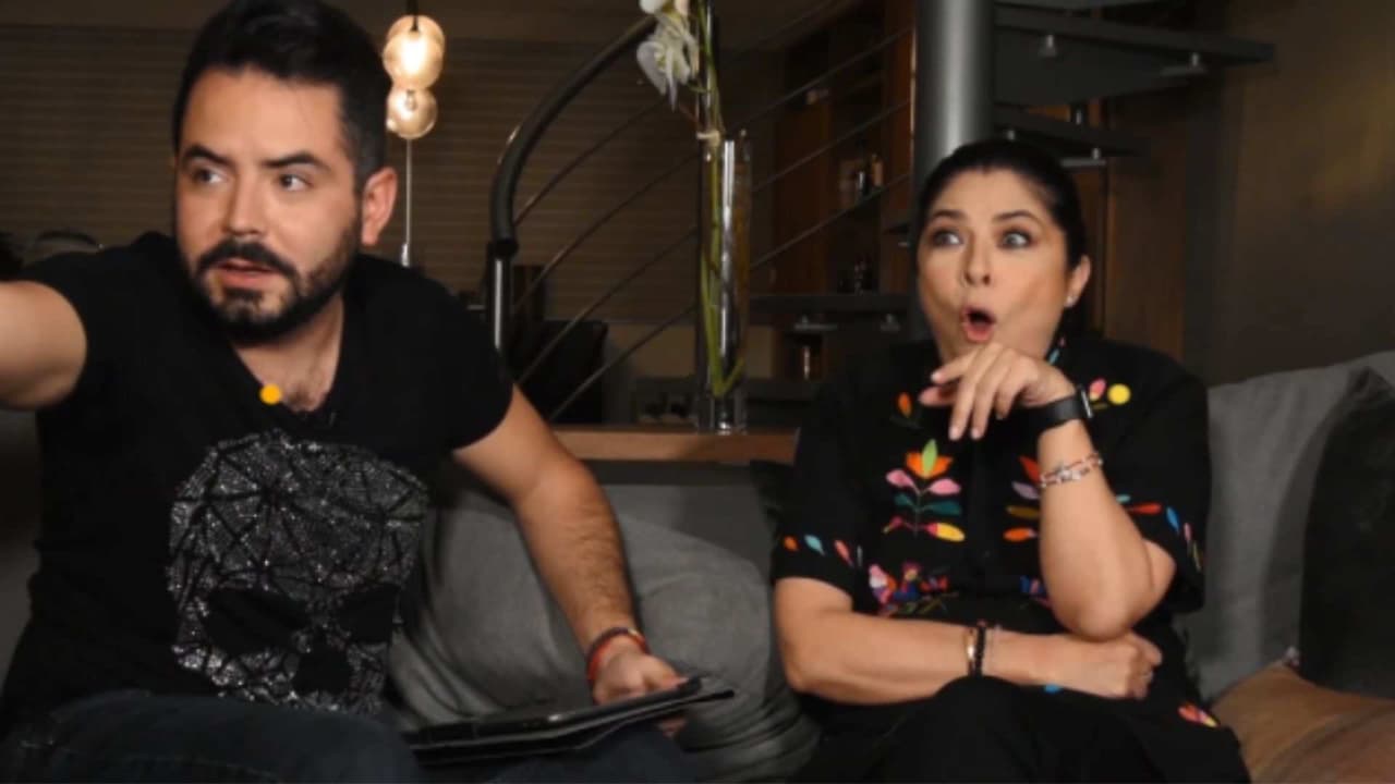 Mira cómo reaccionó Victoria Ruffo cuando creyó que hablaría con Eugenio Derbez