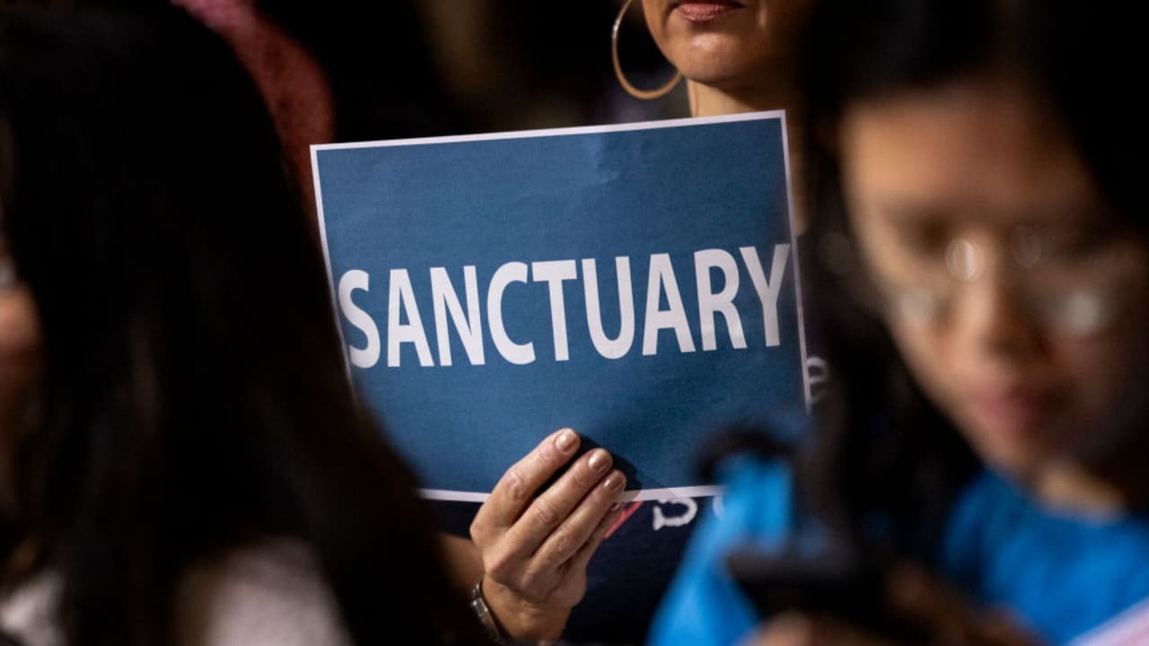 Gobierno Trump publica nueva lista de jurisdicciones santuario: ¿cómo afecta a los inmigrantes?