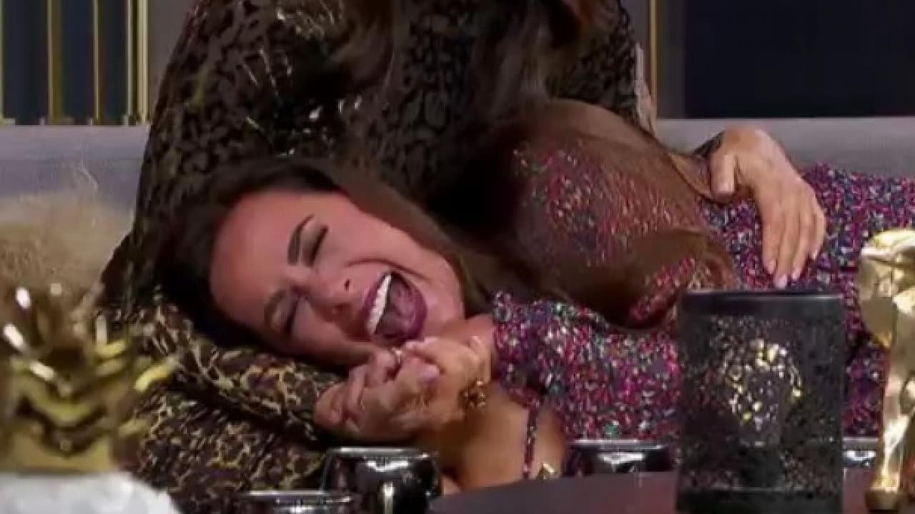 A Consuelo Duval le da un ataque de risa al hablar de sus pensamientos destructivos