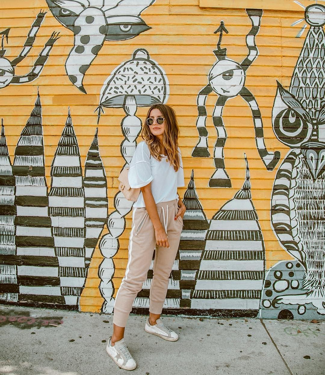 Los pantalones chádal o de corte urbano, también serán tendencia