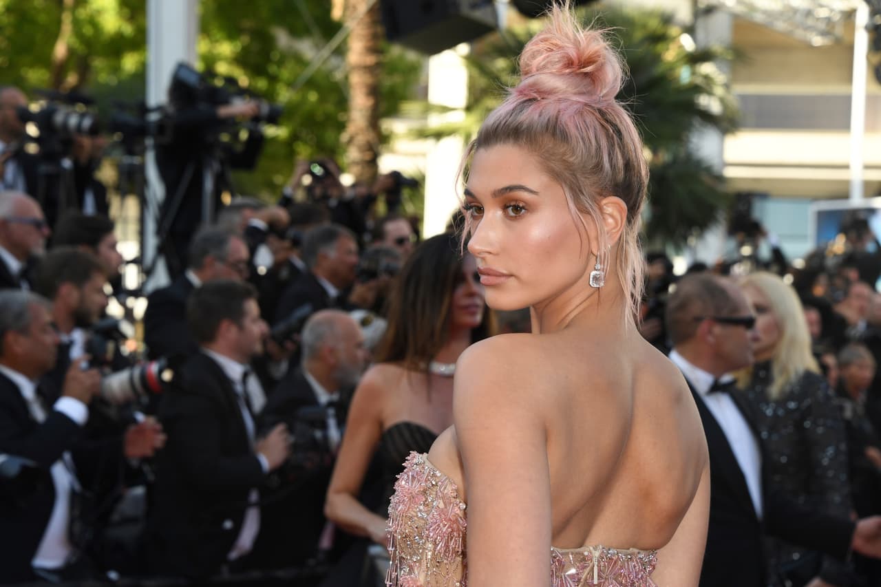 Model Hailey Baldwin poses for photographers upon arrival at the premiere of the film 'Girls of The Sun' at the 71st international film festival, Cannes, southern France, Saturday, May 12, 2018. (Photo by Arthur Mola/Invision/AP)