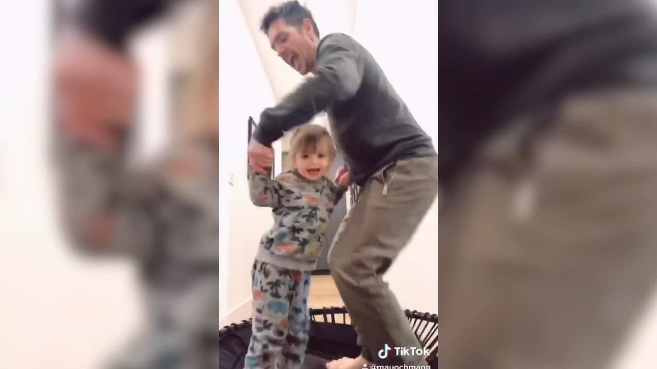 ¡Jump, papá!: Mauricio Ochmann y su hija Kailani nunca paran de jugar