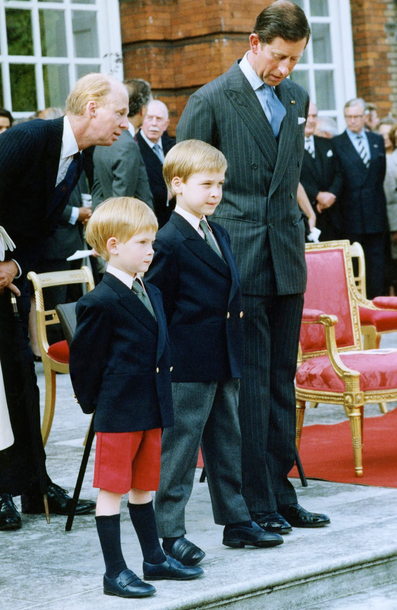 William y Harry también siguieron este protocolo de vestimenta cuando eran pequeños.