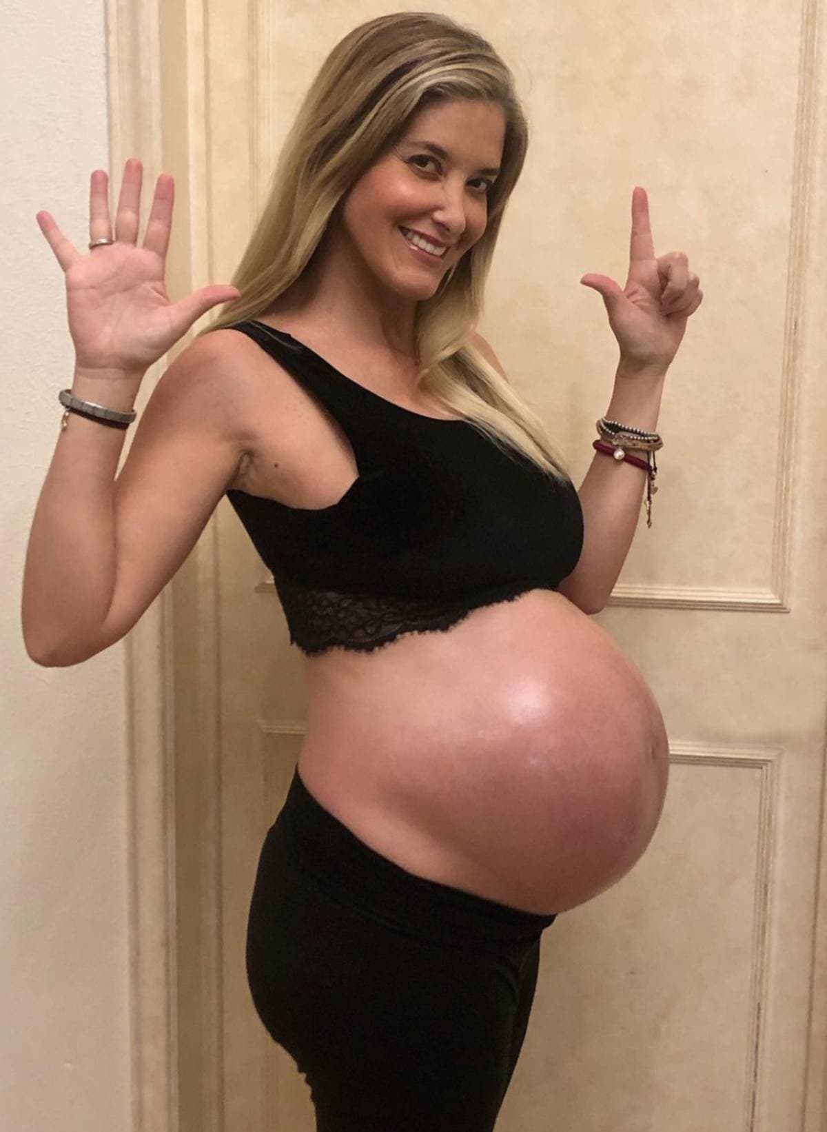 Tania Riquenes ya dio a luz y revela cómo se encuentran sus mellizos