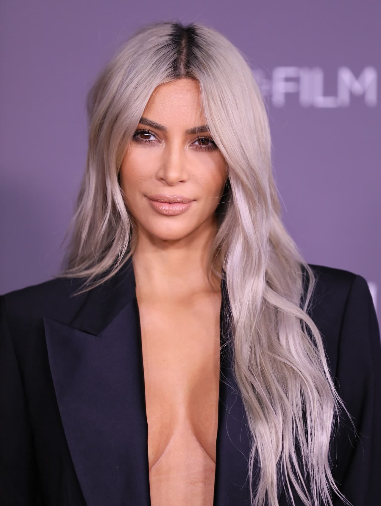 En el 2018, el estilista mexicano presumió también su colaboración con nada más y nada menos que Kim Kardashian West, refiriéndose como toda una "Stars Girl".