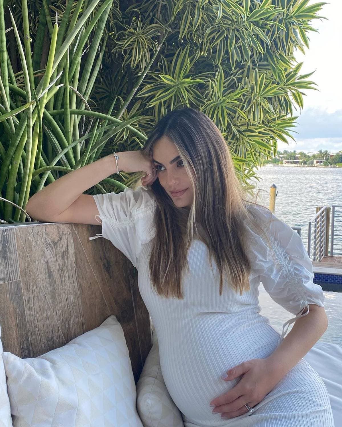 Luego de sufrir la irreparable pérdida de su primer bebé en 2018, Ximena Navarrete anunció en junio pasado, junto a su esposo Juan Carlos Valladares, que estaba embarazada nuevamente.