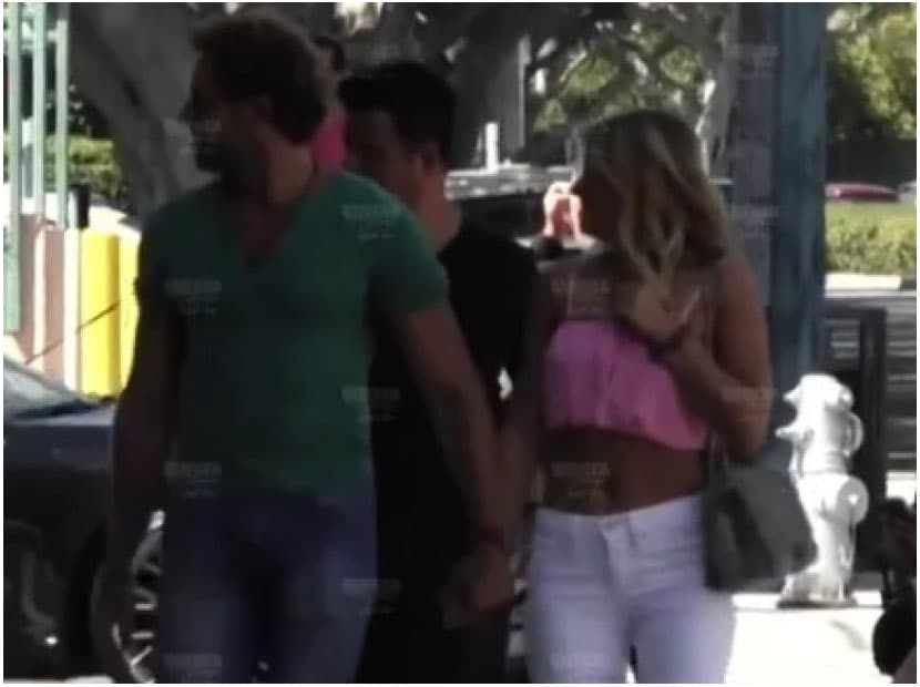 El 20 de septiembre de 2018, la pareja fue vista en Beverly Hills, donde se confirmaría su noviazgo al ser captados paseando en la calle y tomados de la mano.