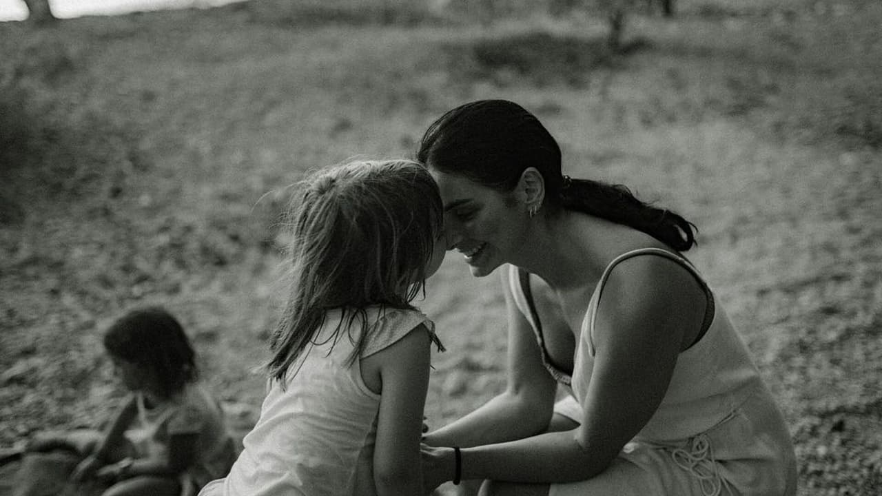 Kailani se divierte bailando junto a su mamá Aislinn Derbez