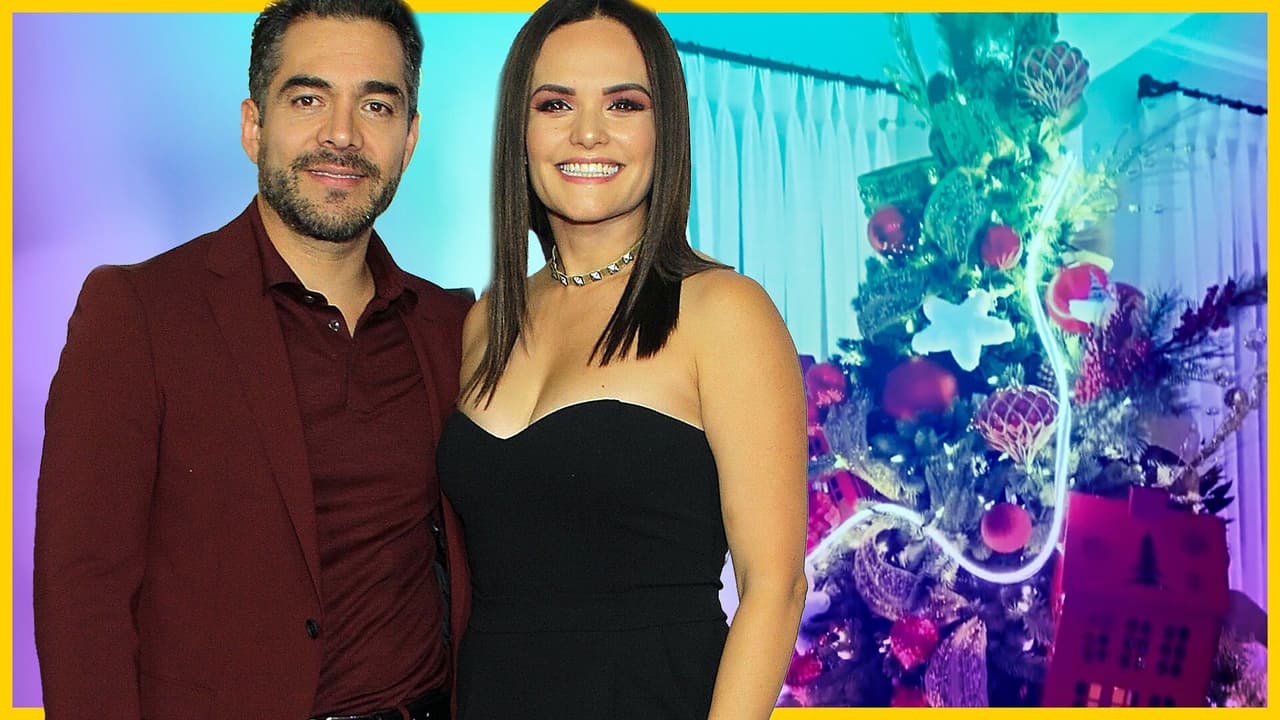 Omar Chaparro y su esposa presumen su elegante árbol de Navidad
