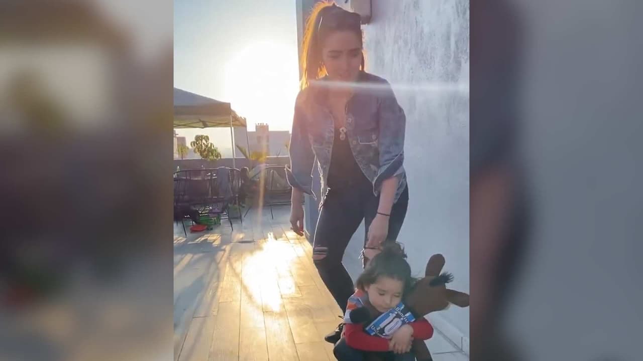 Ariadne Díaz presume su nuevo talento al andar en patineta; Marcus Ornellas fue su maestro