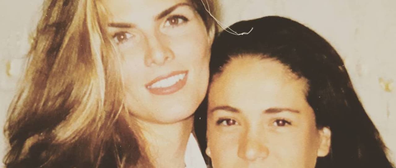 Ninguna otra personalidad encajaba más en la descripción que la sinaloense de 47 años había dado, ninguna excepto la más probable; su compañera, ex pareja y mejor amiga, Montserrat Oliver, misma que a la primera oportunidad lo negó rotundamente.
