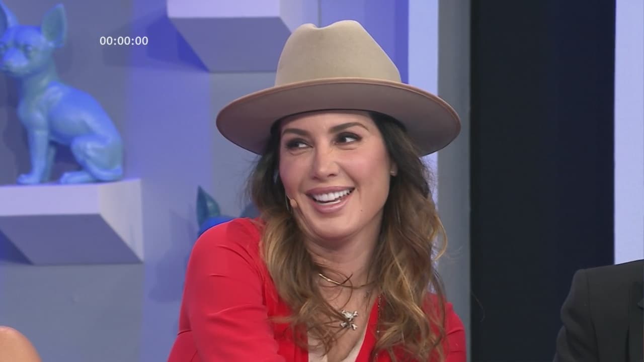 Montserrat Oliver confunde a Martha Cristiana