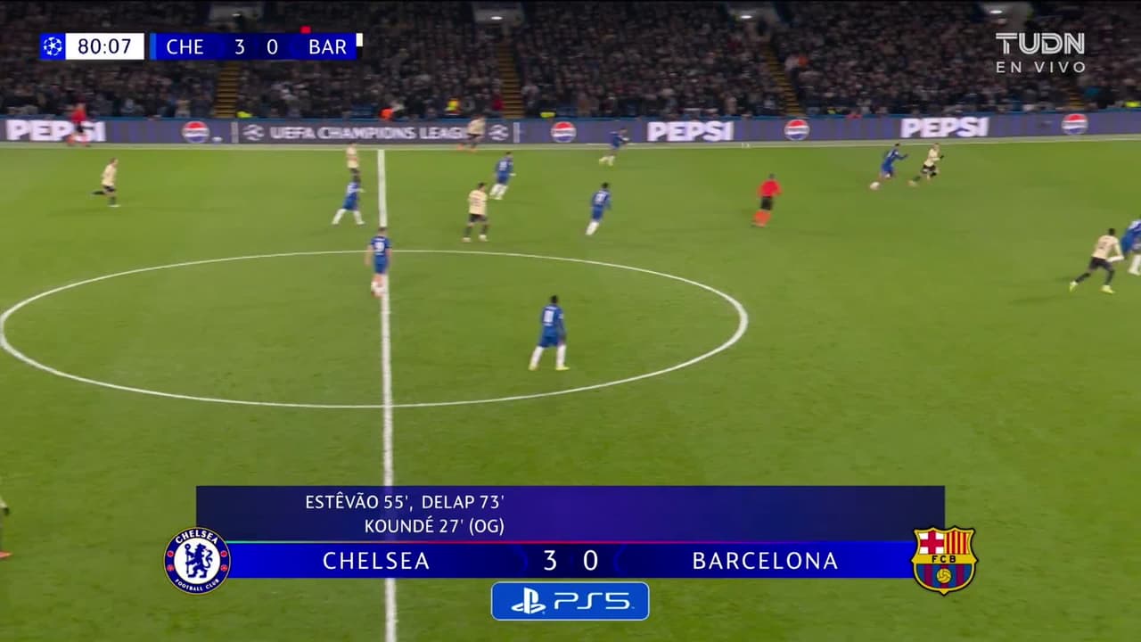 ¡TIRO ATAJADO! disparo por Raphinha.