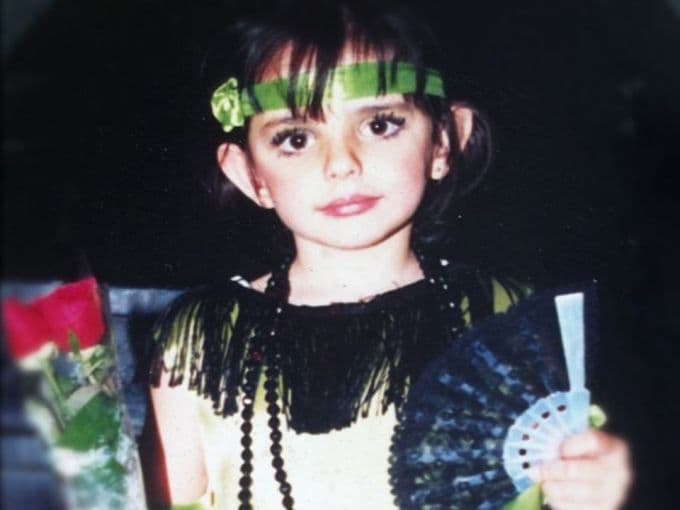 Aislinn nació un 18 de marzo de 1987 y es la hija mayor de Eugenio Derbez, producto de su relación con la actriz de doblaje, Gabriela Michel.