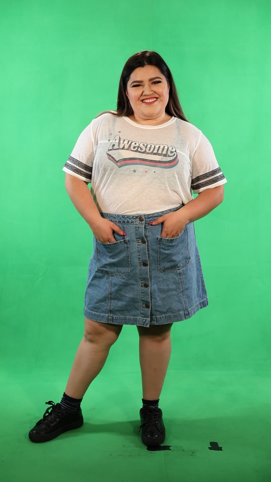 Combinaciones entre prendas como una falda de mezclilla y una playera fajada o jeans con una chaqueta de mezclilla, lo importante es utilizar lo que te haga sentir bien.