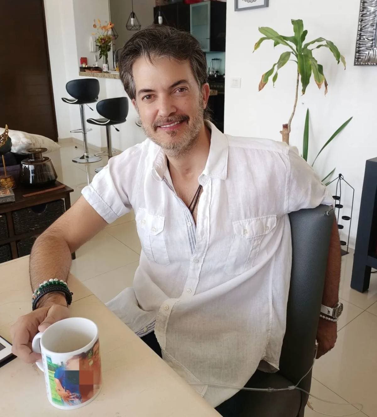 Fernando del Solar se despide con tristeza de su papá