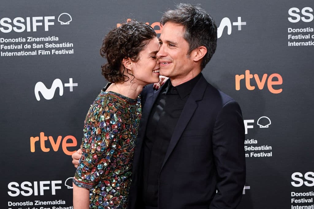 SAN SEBASTIAN, SPAIN - SEPTEMBER 27: Mexican actor Gael Garcia Bernal and Fernanda Aragones attend Donostia award red carpet at Kursaal during 67th San Sebastian International Film Festival on September 27, 2019 in San Sebastian, Spain. (Photo by Carlos Alvarez/Getty Images)