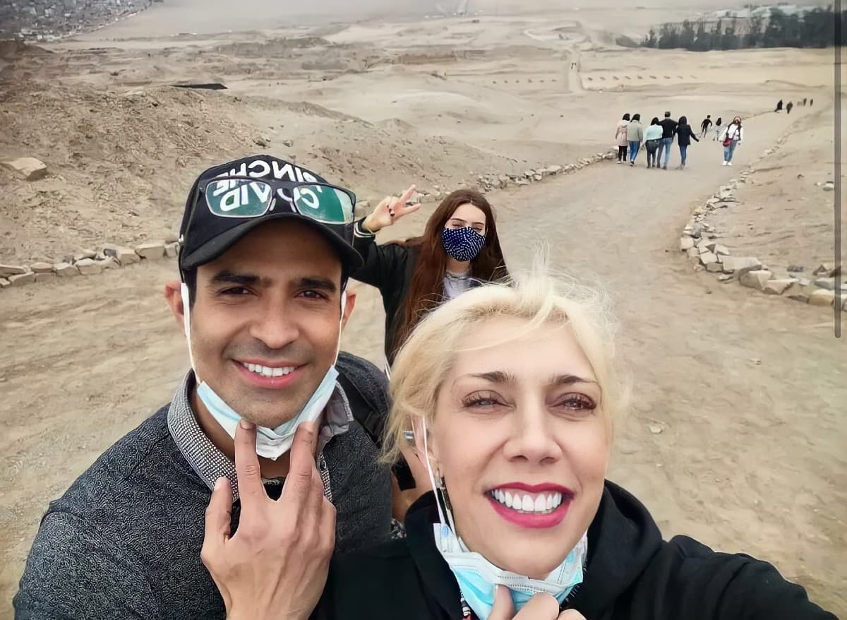 Cynthia Klitbo y Juan Vidal sorprenden a sus seguidores con un beso en la boca
