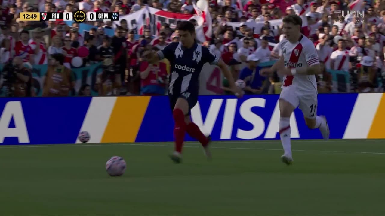 ¡Rayados aprieta! Canales saca potente disparo, pero Armani responde