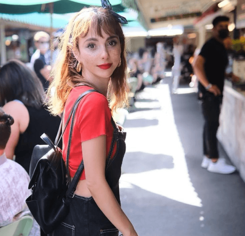 Natalia Téllez confiesa que salió con una mujer